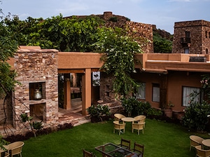 Hampis Boulders & Wada1 Aihole Tour