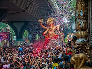 Maharashtra: Ganesh Utsav to Ajanta Caves Tour