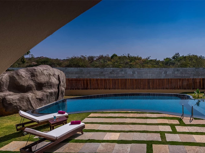 Evolve Back Hampi pool area