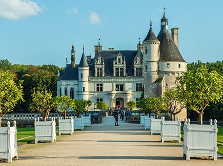 Luxury in France – Shop, Wine and Château stay Tour