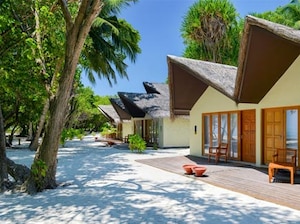 Adaaran Select Hudhranfushi Tour