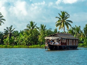 Women's Special Kerala - Pune Tour