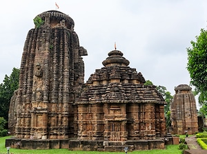 Bhubaneswar Puri Konark Chilika - Pune Tour