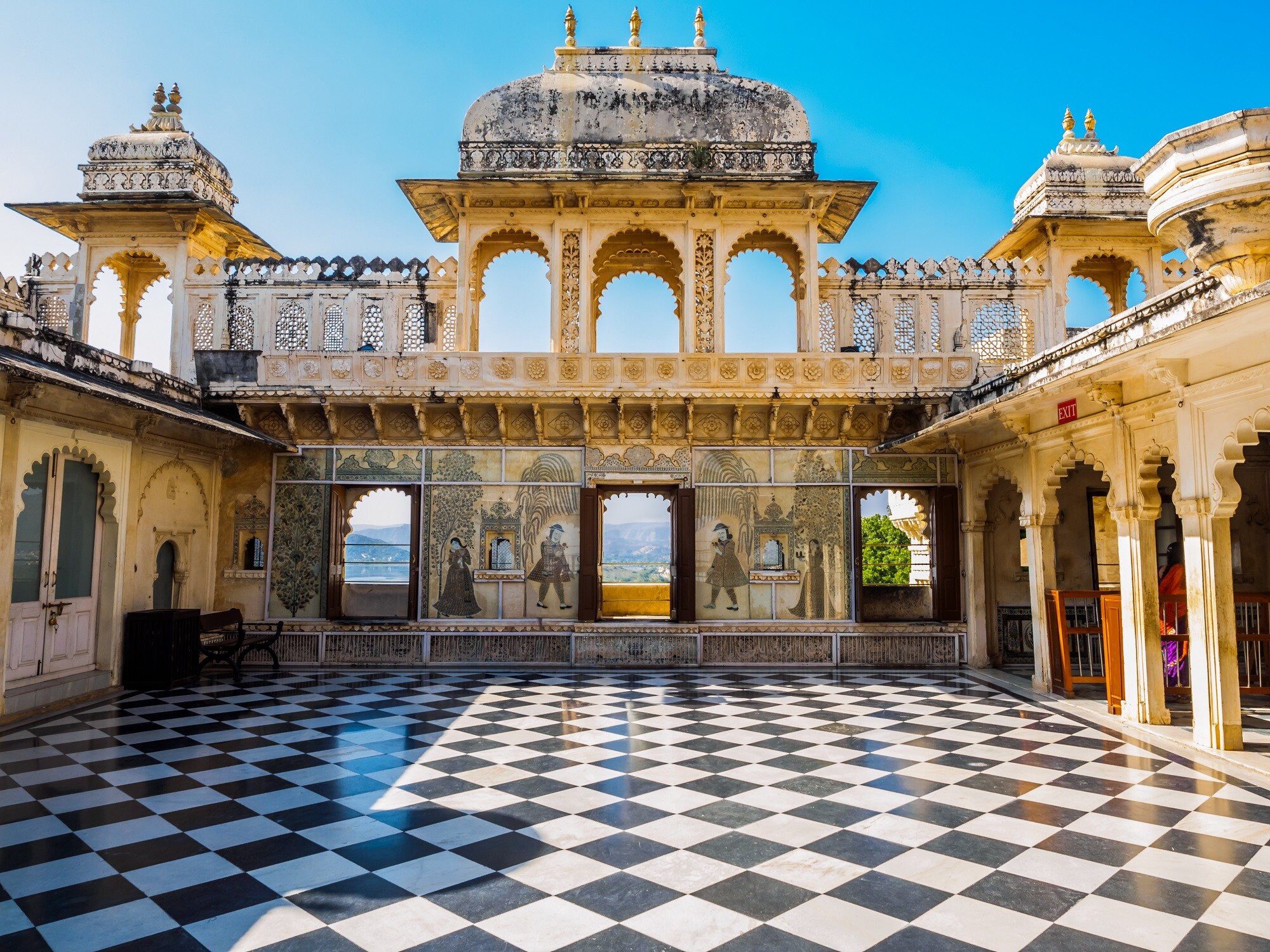 Shutterstock 272179106 Courtyard At City Palace In Udaipur Rajasthan India