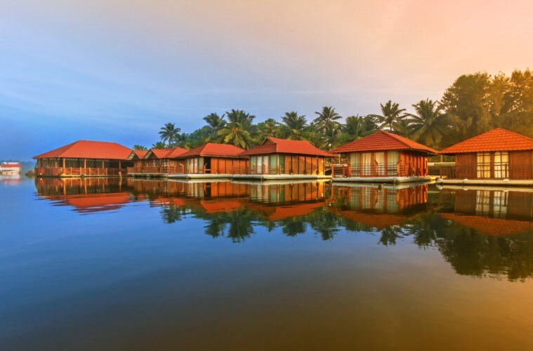 Tourist Places To Visit In Kerala | Veena World