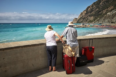 Reasons Why Seniors Should Travel – Age Is No Barrier!