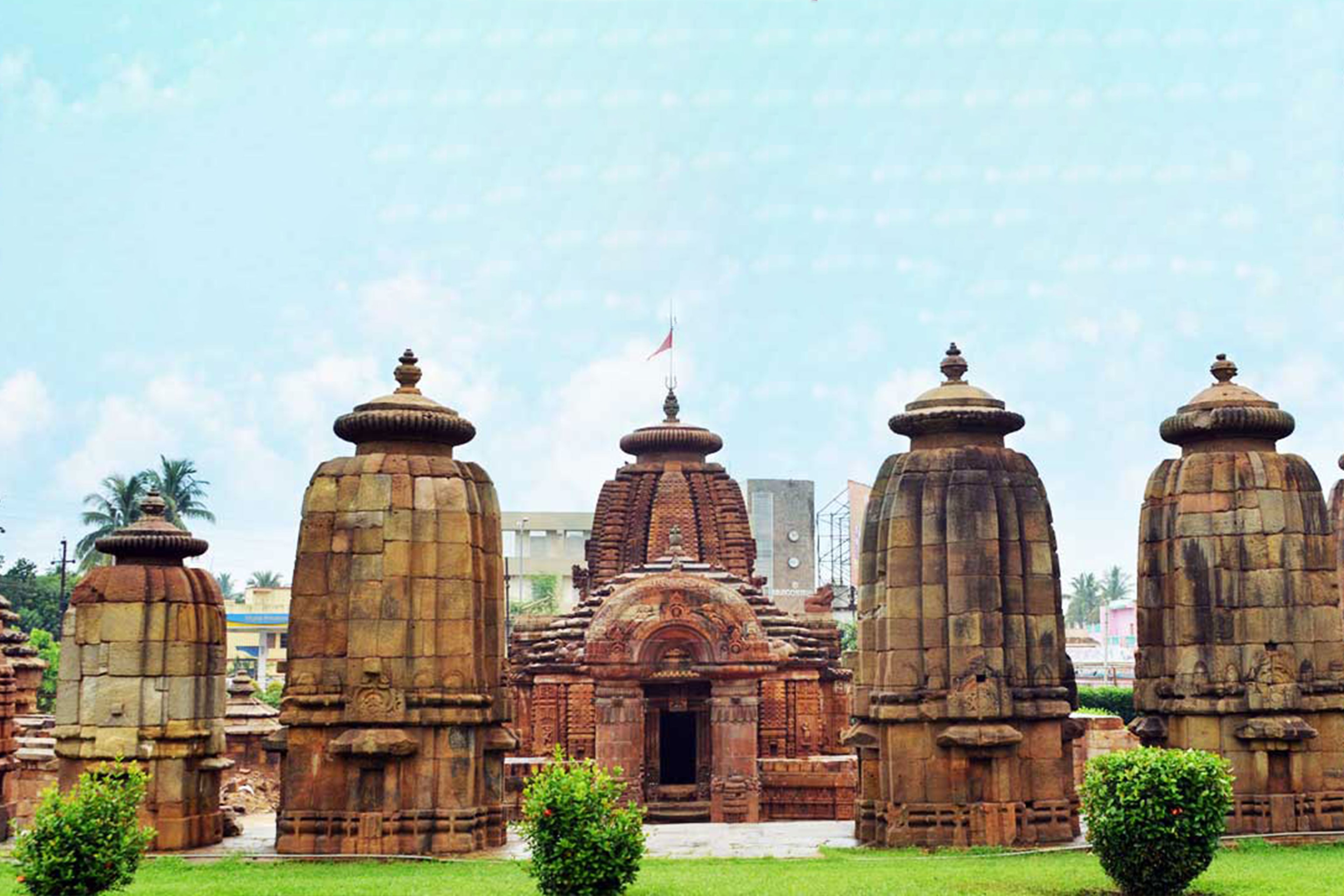 Walking Through The City Of Temples - Bhubaneswar | Veena World