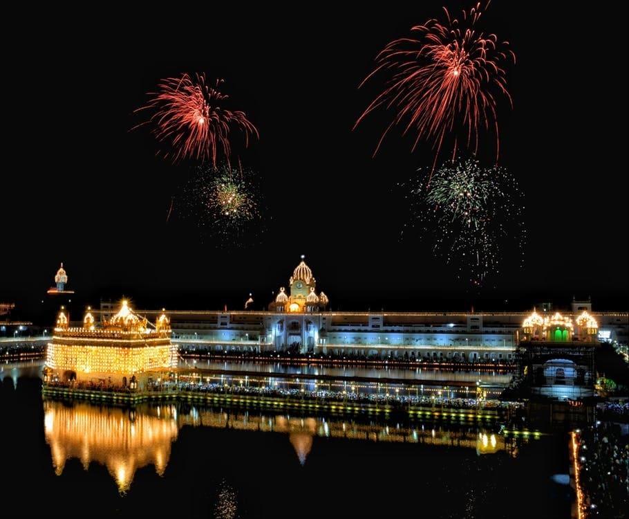The foundation stone of the Golden temple was laid in Amritsar on the day of Diwali. True or False?