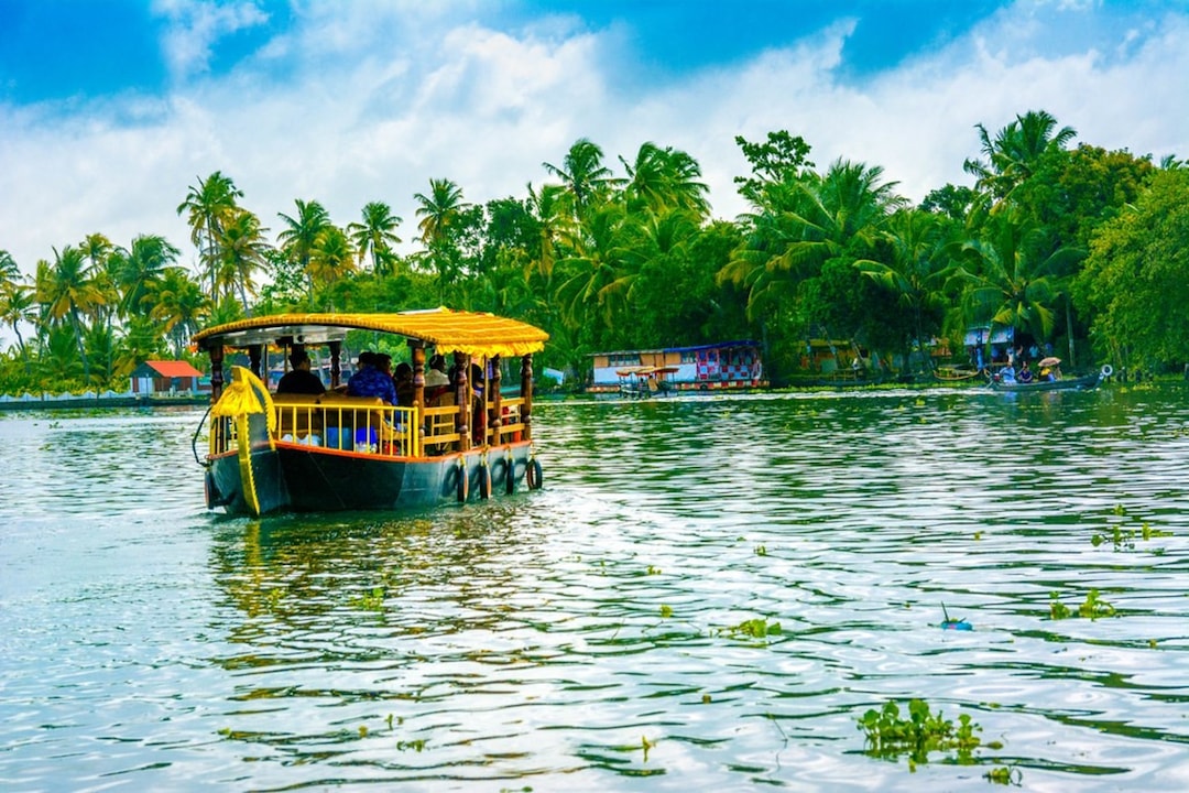 Best Tourist Places to Visit in Alleppey with Family Veena World