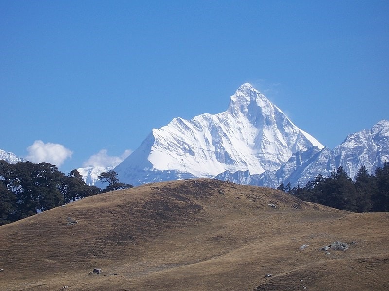 Name the second highest peak in India that lies in Uttarakhand. 