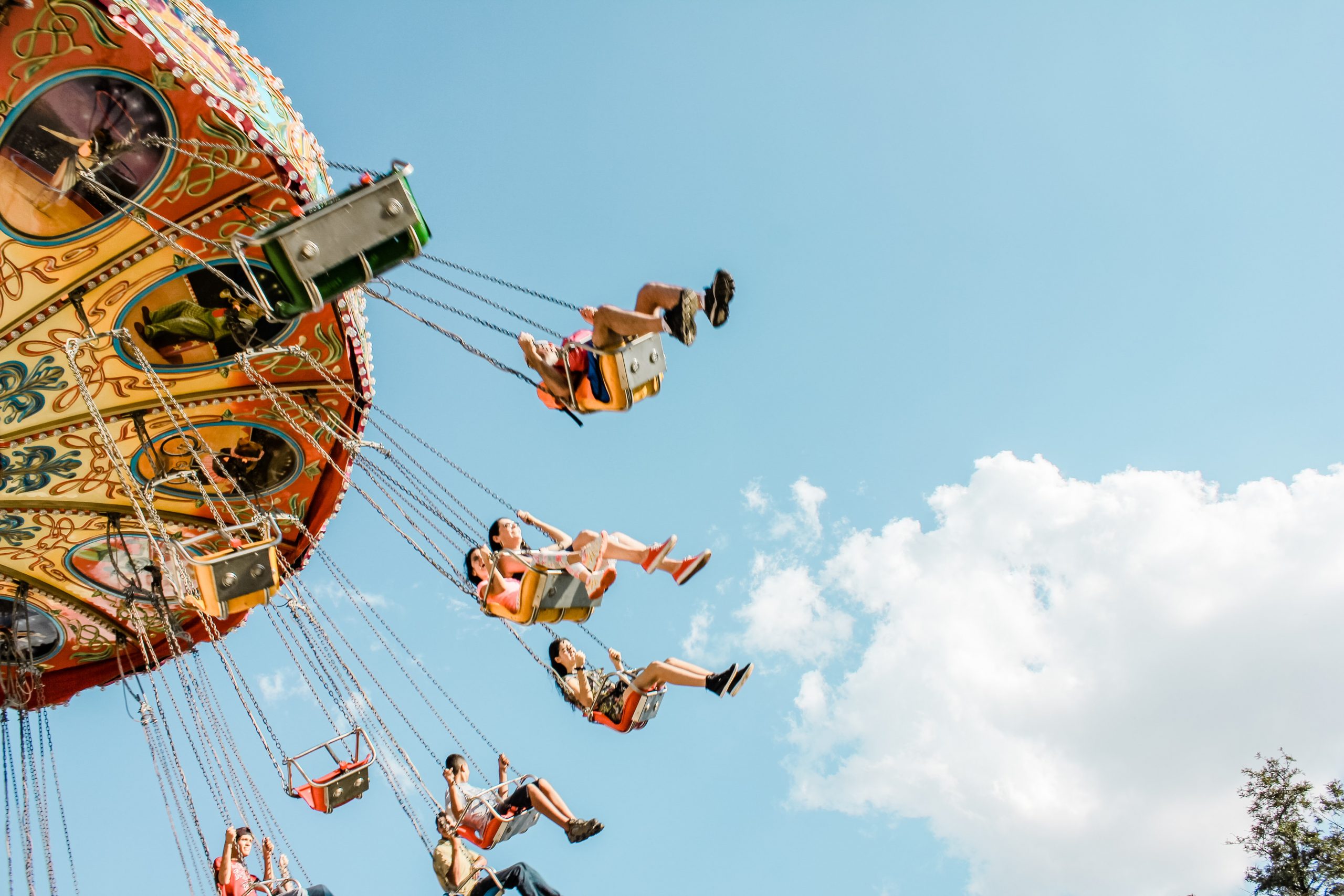 Which one of these is the oldest amusement park in the world? 