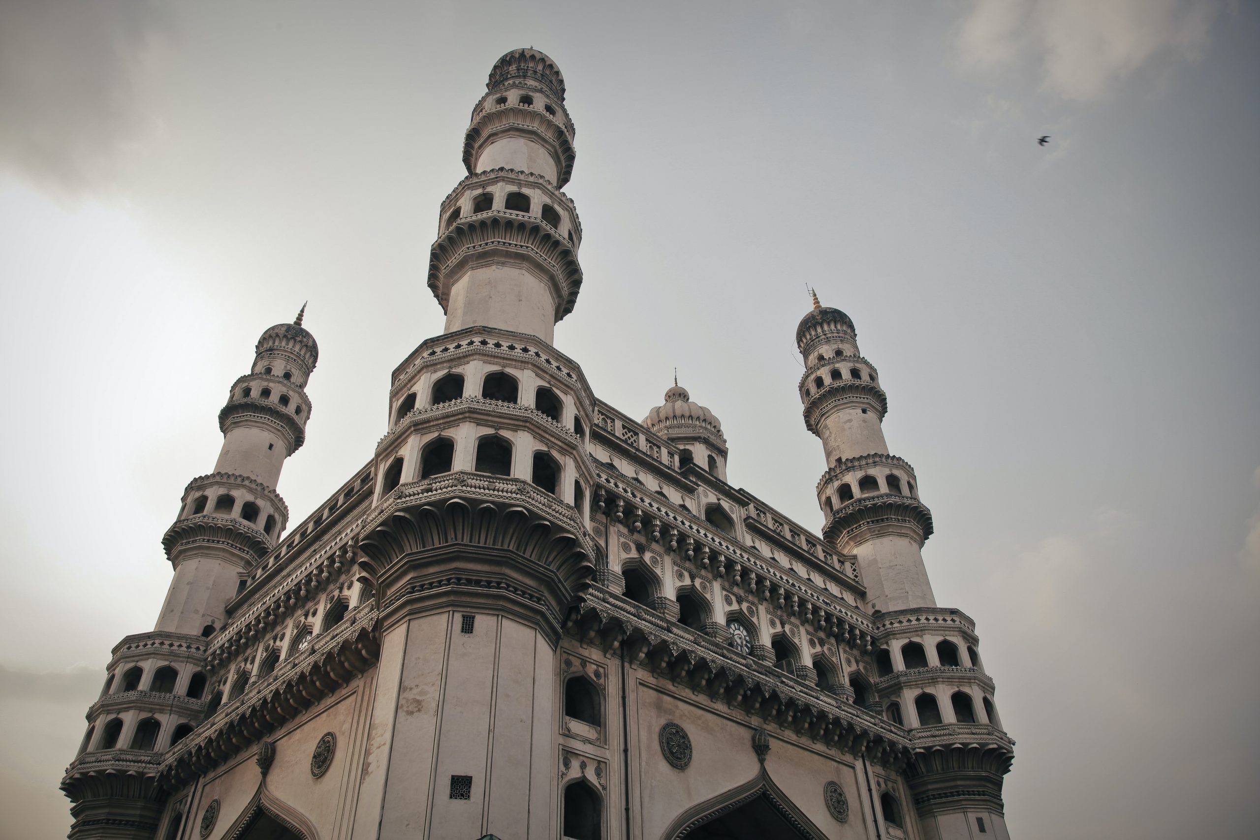 A monument and mosque located in Hyderabad, this landmark structure has now also been incorporated as the state emblem of Telangana. Surrounded by popular and busy local markets, the monument has got a lot to do with number ‘4’.