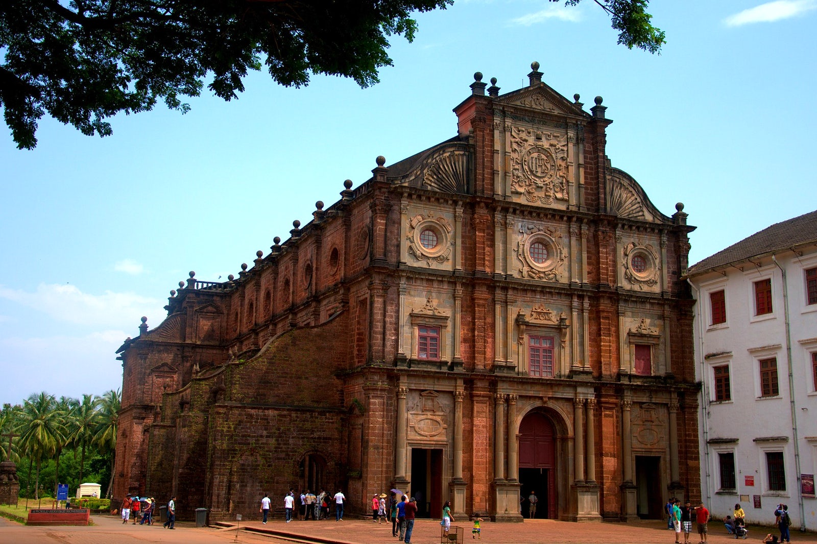 This most famous church in Goa houses the relics of St. Francis Xavier. Located in Old Goa, it’s the part of the churches and convents of Goa, which are declared as UNESCO World Heritage Site. The church sees a large number of visitors swarming up when the mortal remains of St. Francis Xavier are kept for public viewing once in 10 years. 