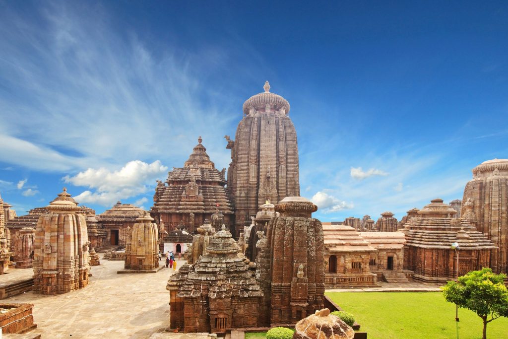 10 Tourist Places To Visit In Bhubaneswar | Veena World