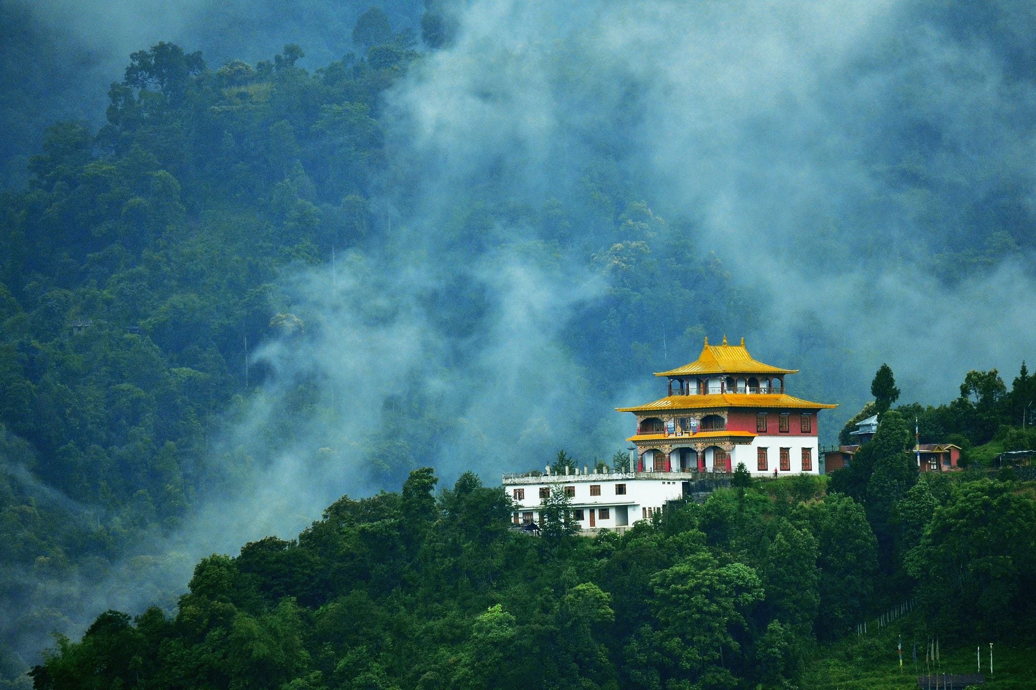 Top 5 Monasteries in Sikkim: Buddhist Pilgrimage Sites | Veena World