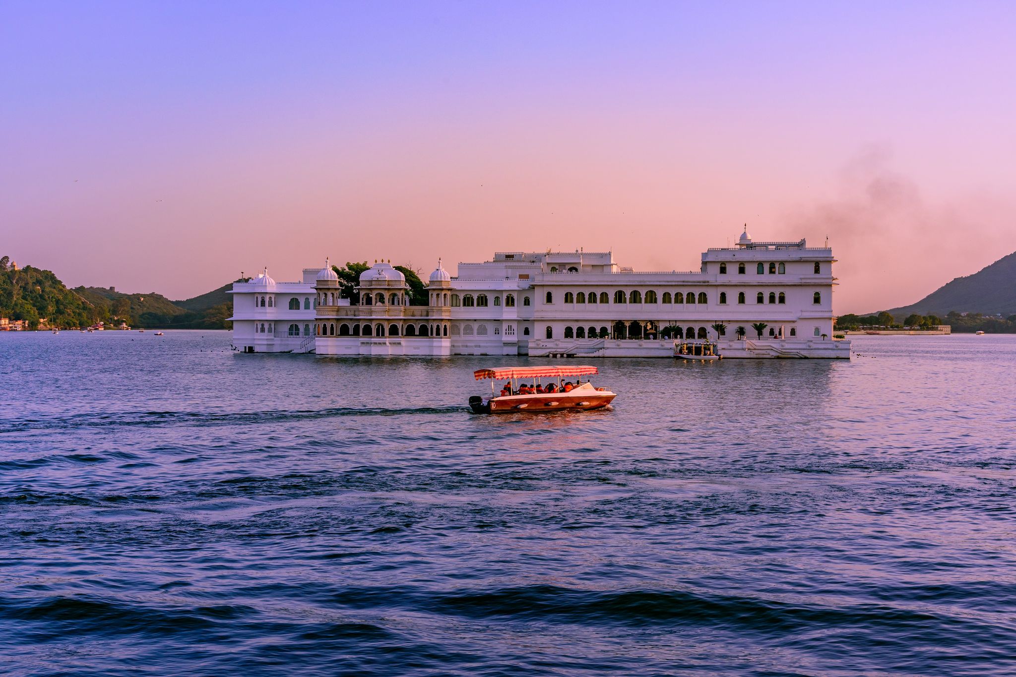 Top 5-Star Hotels in Udaipur for a Luxurious Vacation