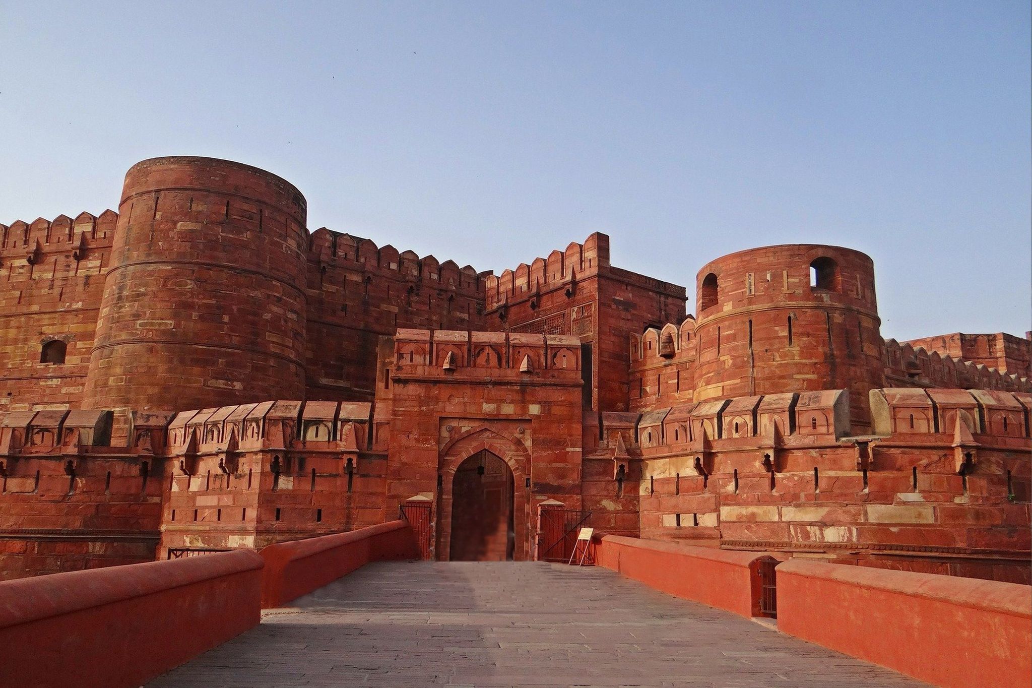 An Ultimate Travel Guide to Agra Fort - History, Timing, Entry Fee | Veena  World