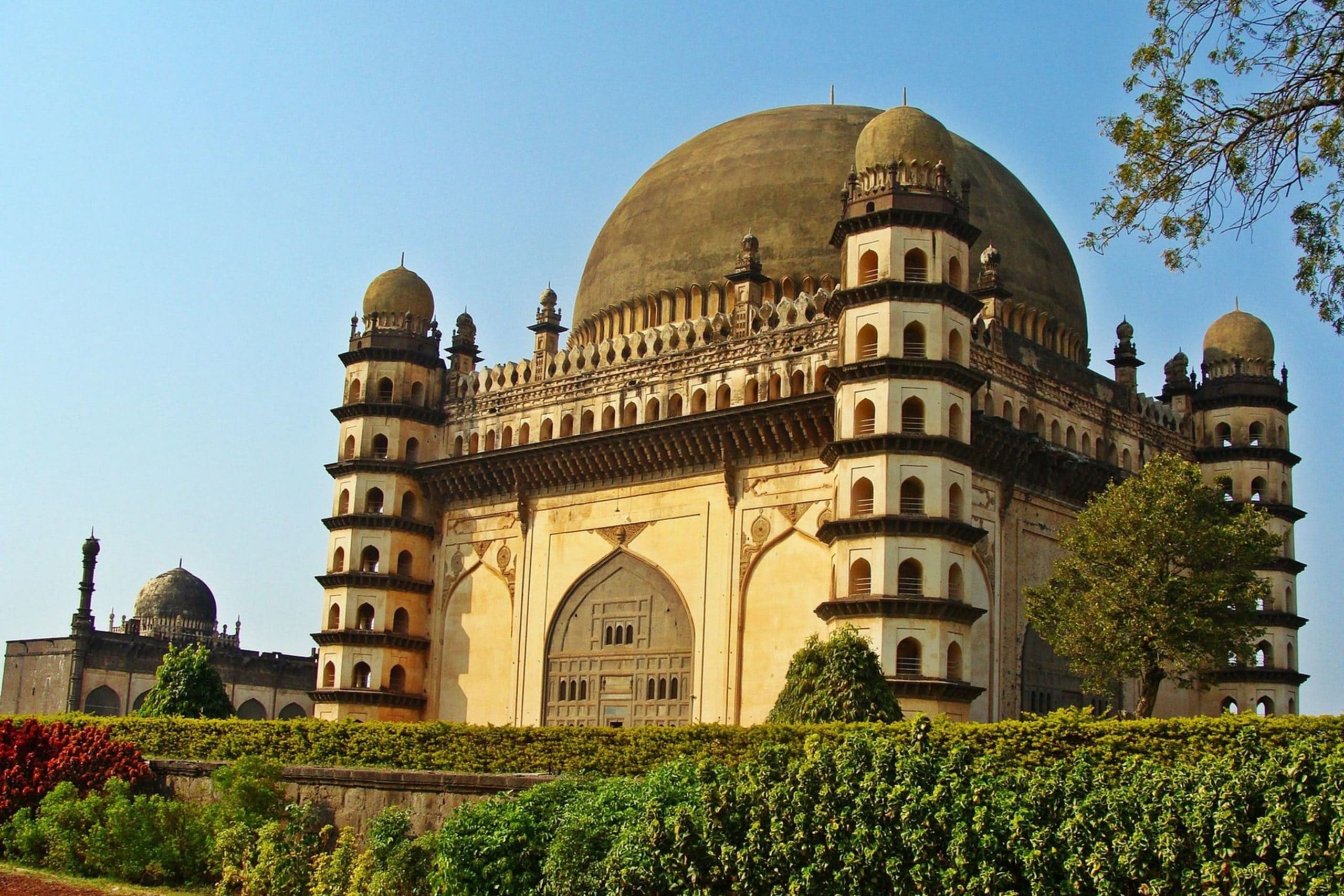 famous dome structures