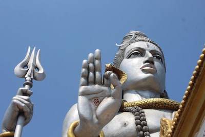 Shri Murudeshwar Temple: Home to the World's Second Tallest Shiva Statue