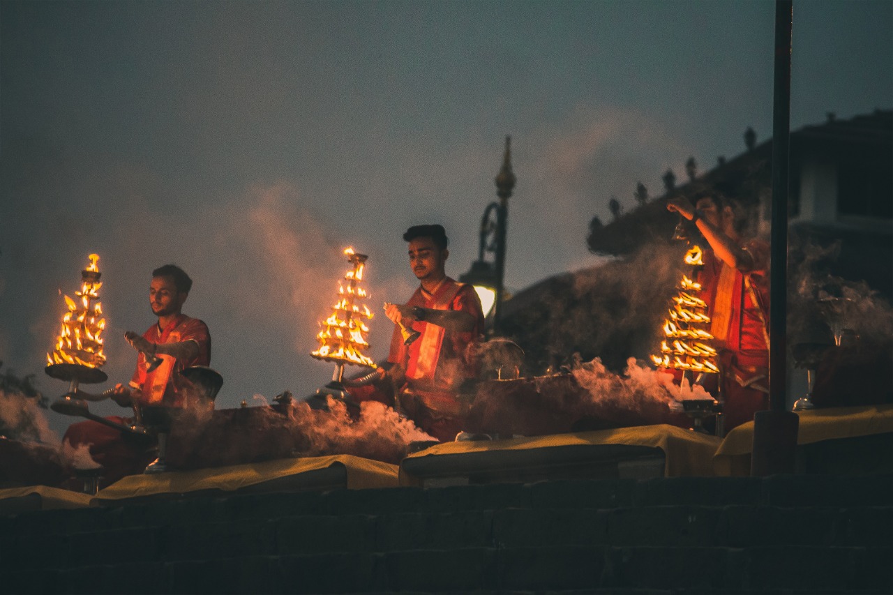 Ganga Aarti Varanasi: A Visual Treat at the Banks of River Ganga