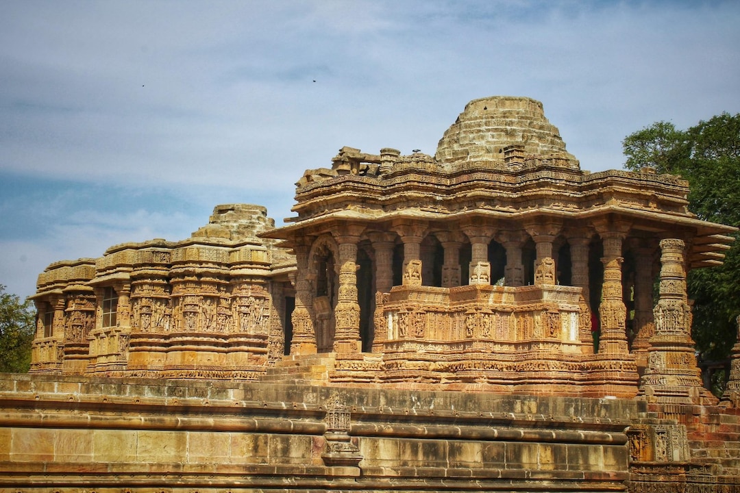 Modhera Sun Temple Timings, Architecture, Entry Fee Veena World