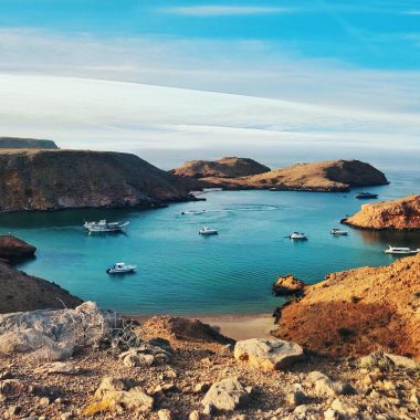 11 Amazing Places to Visit in Oman scaled