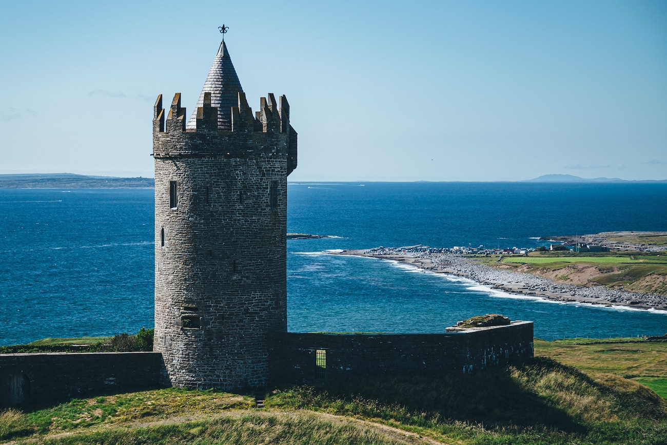 8 Fascinating Places to Visit in and around Ireland