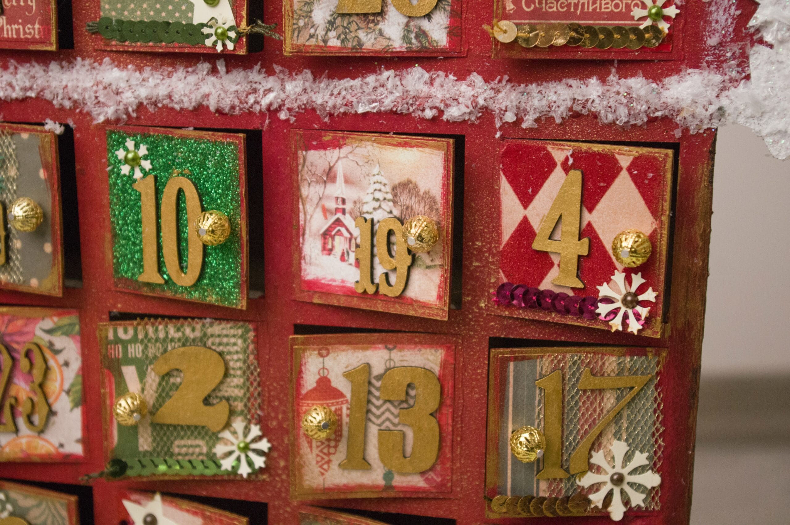 1.    What calendar traditionally helps you countdown to Christmas?