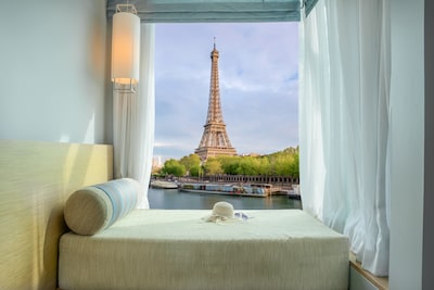 Top 9 Hotels to Stay in Paris for Tourists
