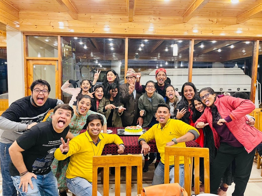 Celebrate life like there’s no tomorrow! That’s exactly what we do on tour with our guests. 📸 - @mandar.jadhav153 #OnTourWithVeenaWorld #CelebrateLife#Himachal #VeenaWorld