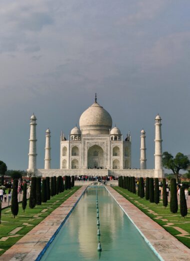 Agra Taj Mahal scaled e1641554089947