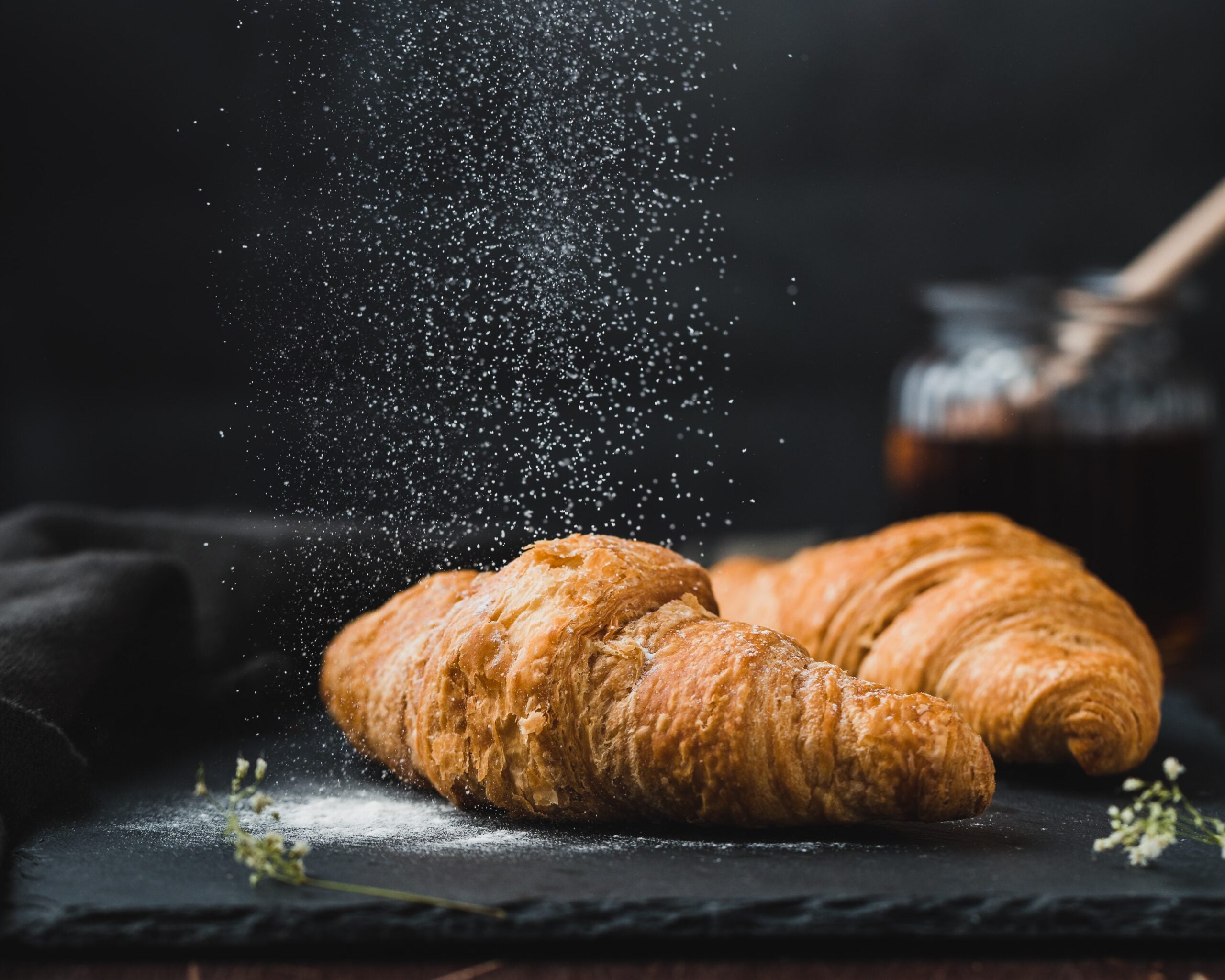 What does ‘croissant’ literally mean? 