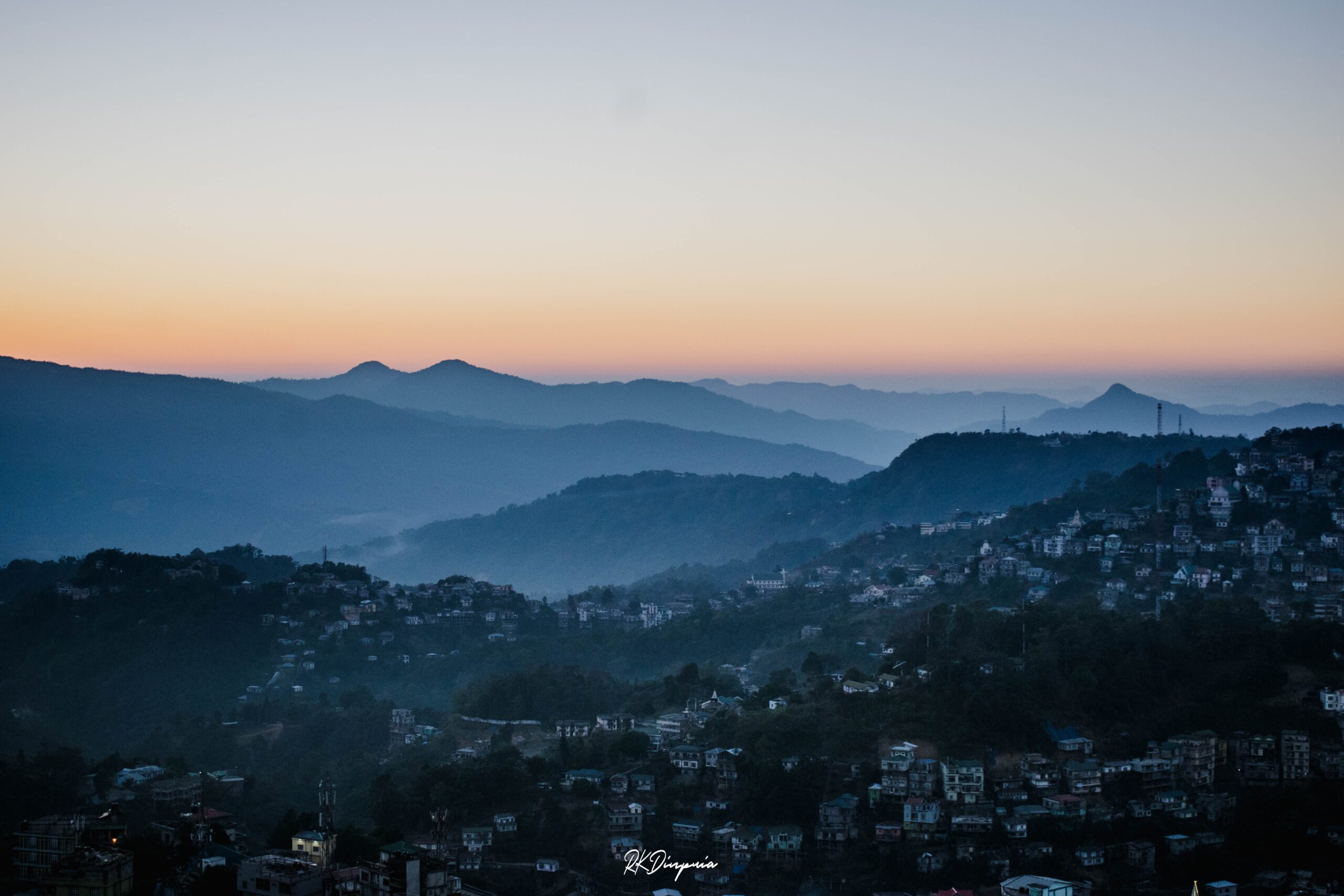 What is the famous dance of Mizoram?