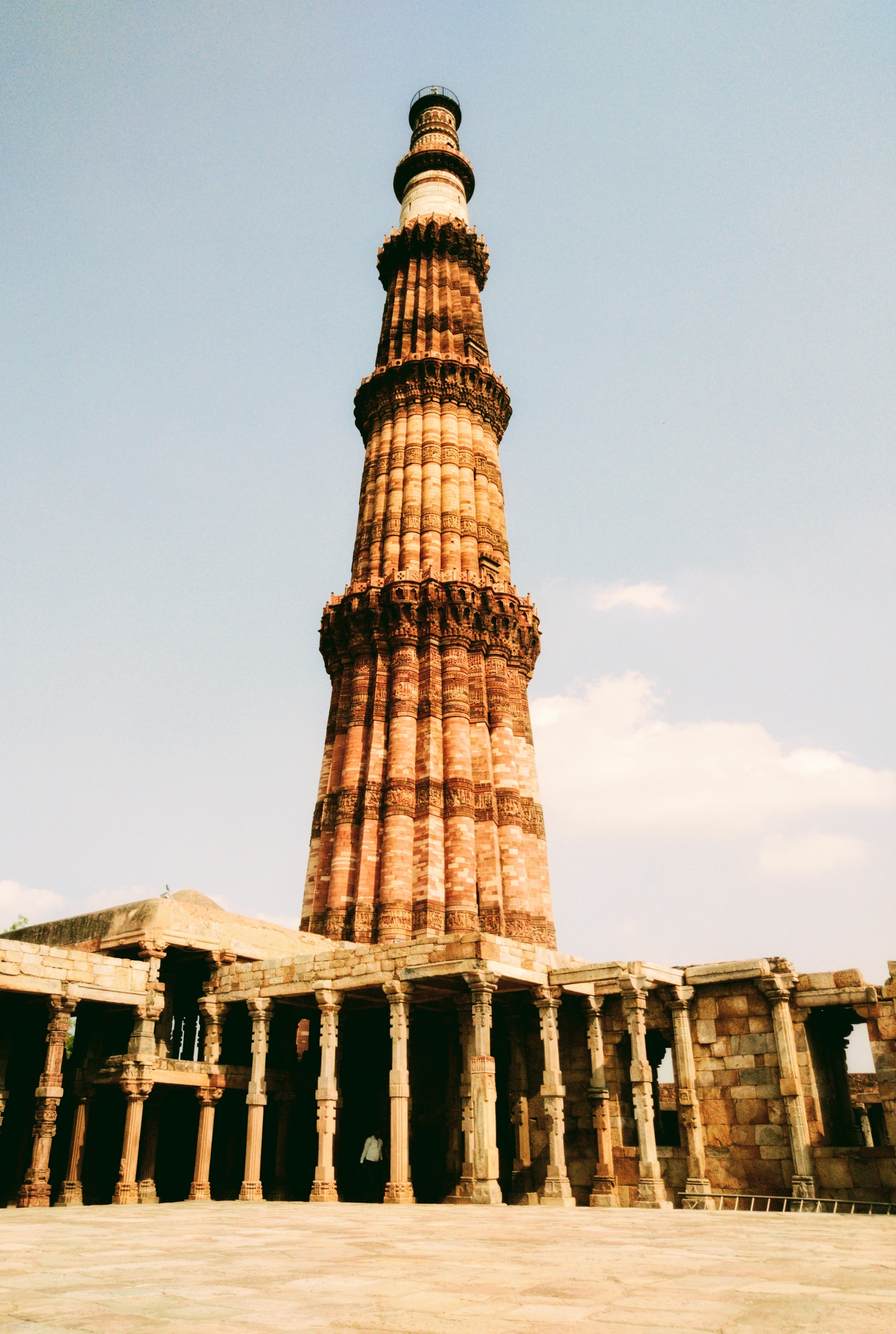 Qutub Minar Delhi Standing Tall And Magnificent Veena World Qutub Minar Delhi Standing Tall And Magnificent Veena World