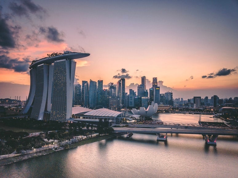 Which country does NOT have an influence on the Singapore cuisine?