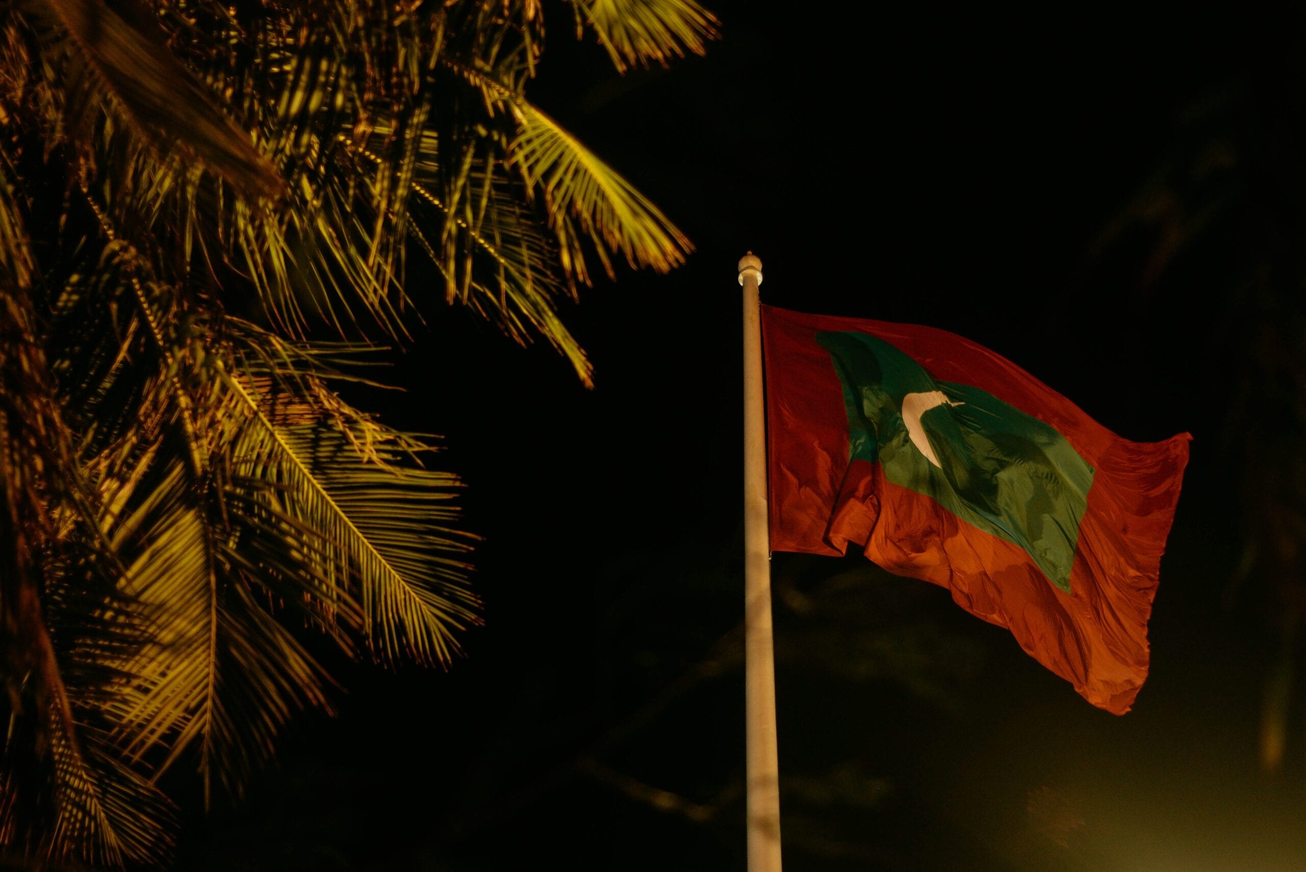 When did the Maldives became a republic country?