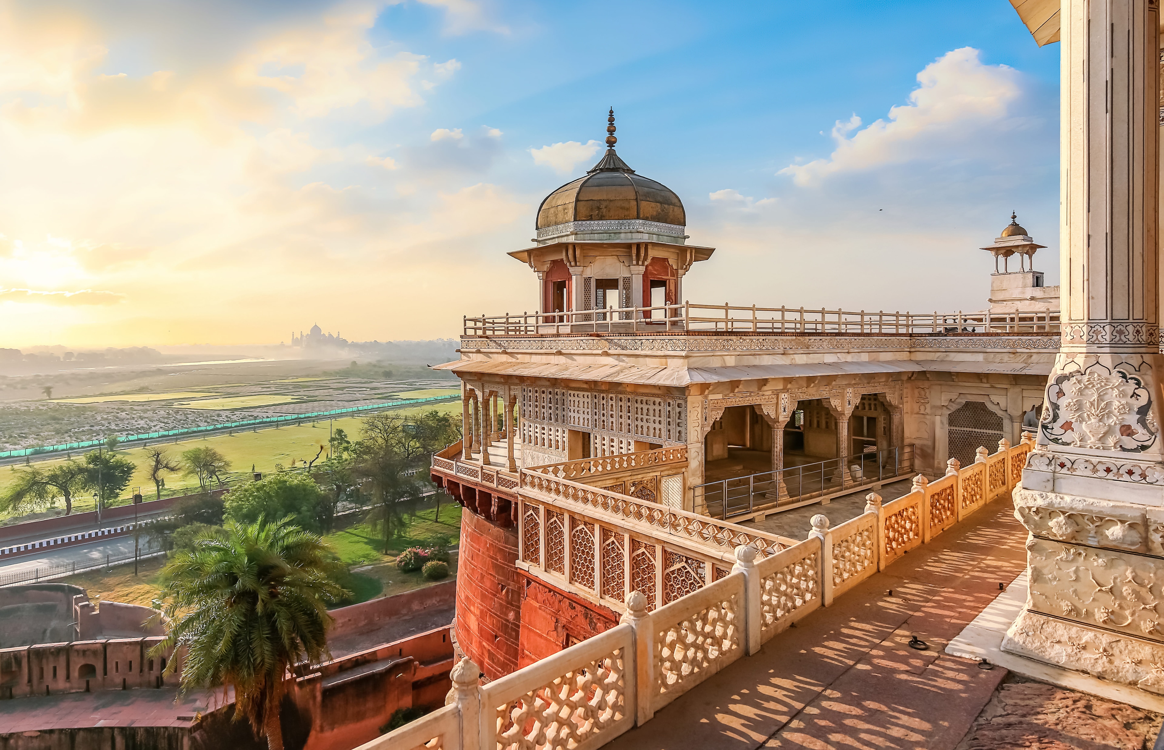 10 Best Places to Visit Near Agra