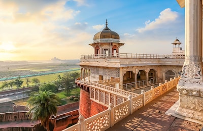 10 Best Places to Visit Near Agra