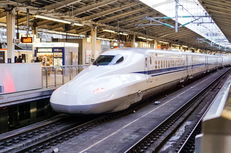 Incredibly Fast and Reliable Meet Japans Bullet Trains scaled e1650910720751