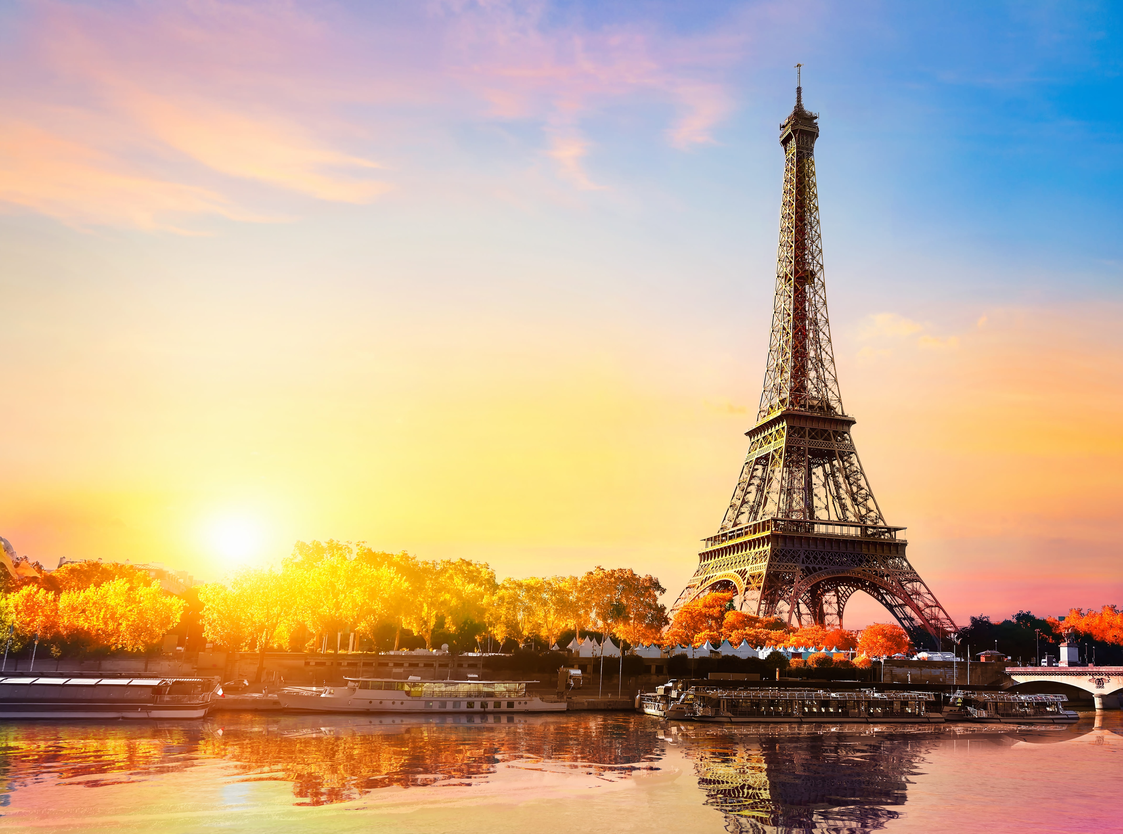6 Most Romantic Hotels near Eiffel Tower