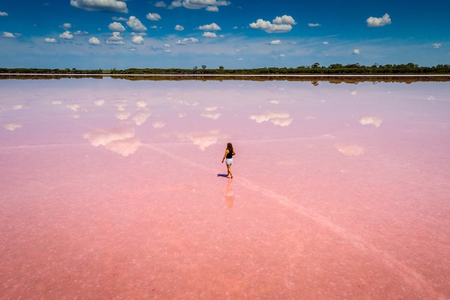 17 Awe-inspiring Pink Lakes Around the World You Need to See