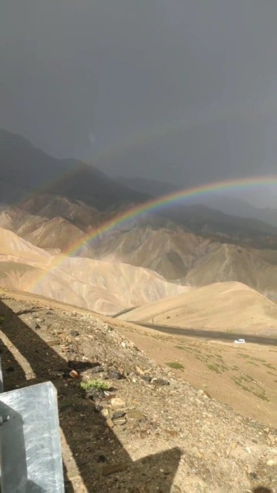 Is this just heavenly?By @prashant_916_ #lehladakh #lehdiaries #rainbow#doublerainbow