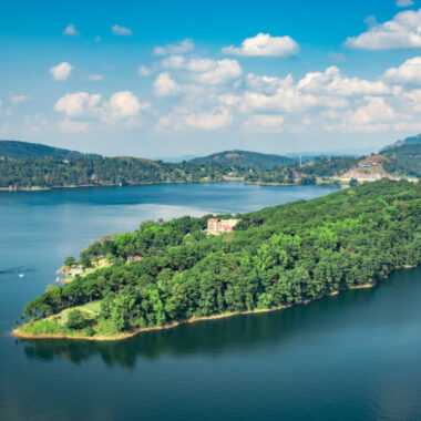 8 Mesmerizing Resorts in Shillong to Enhance Your Stay