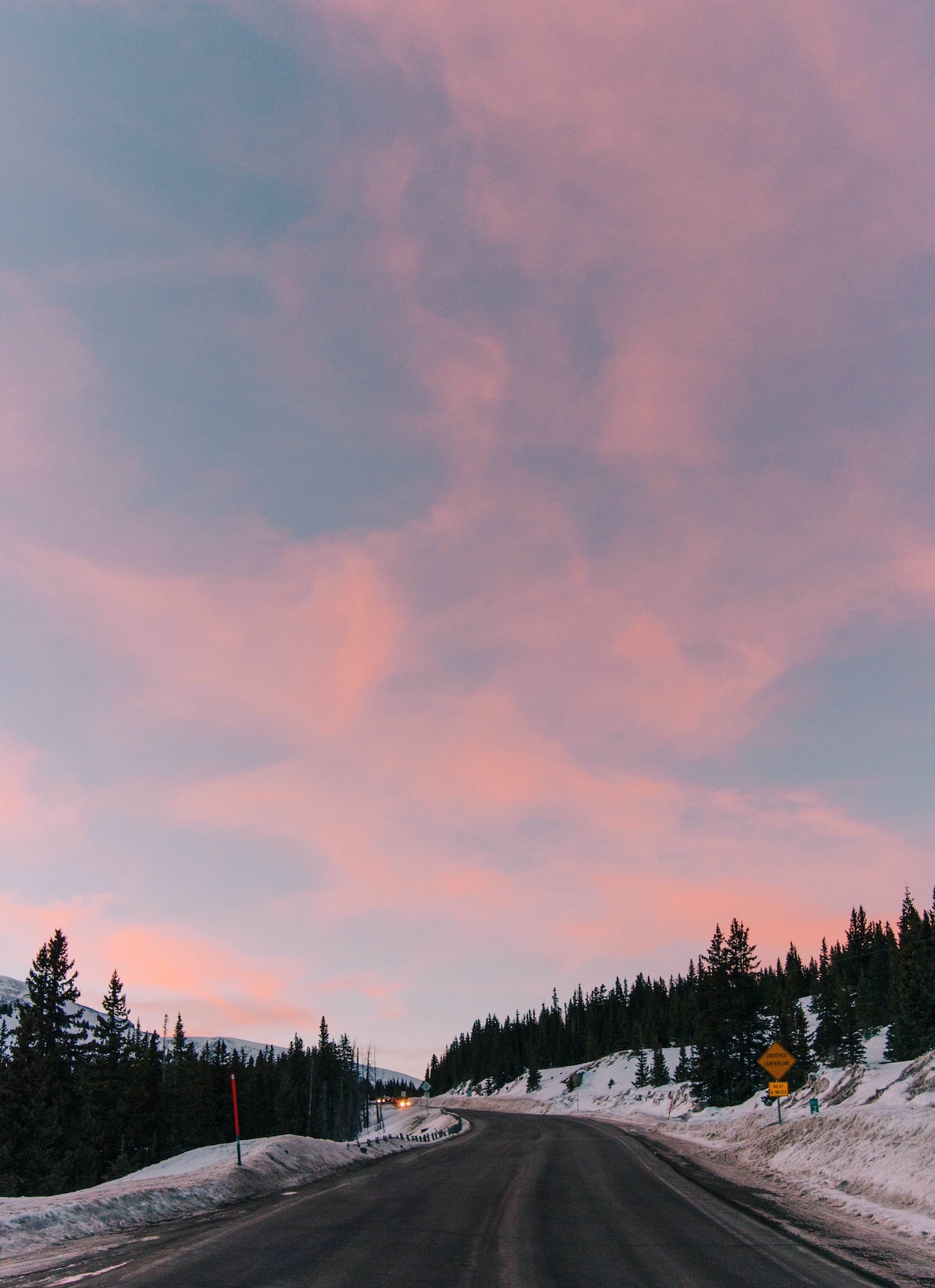 Why does the sky turn pink?