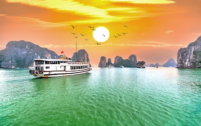 Here’s How You Can Plan a Ha Long Bay Cruise