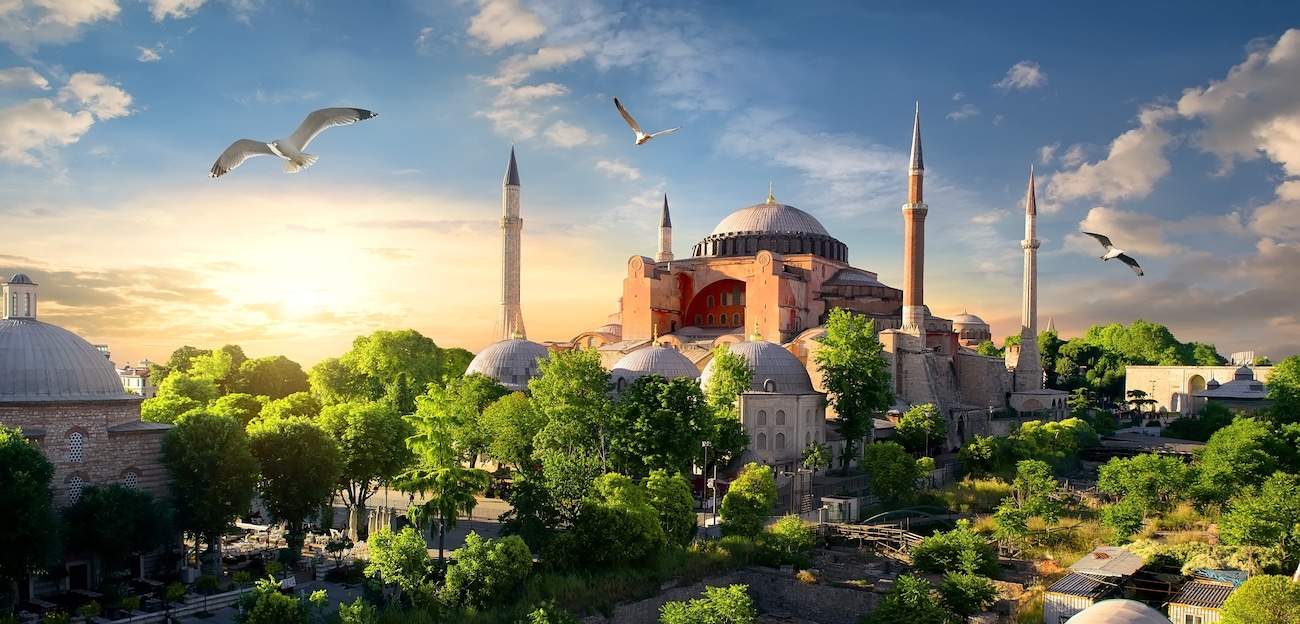 What is the difference between Istanbul and Constantinople?