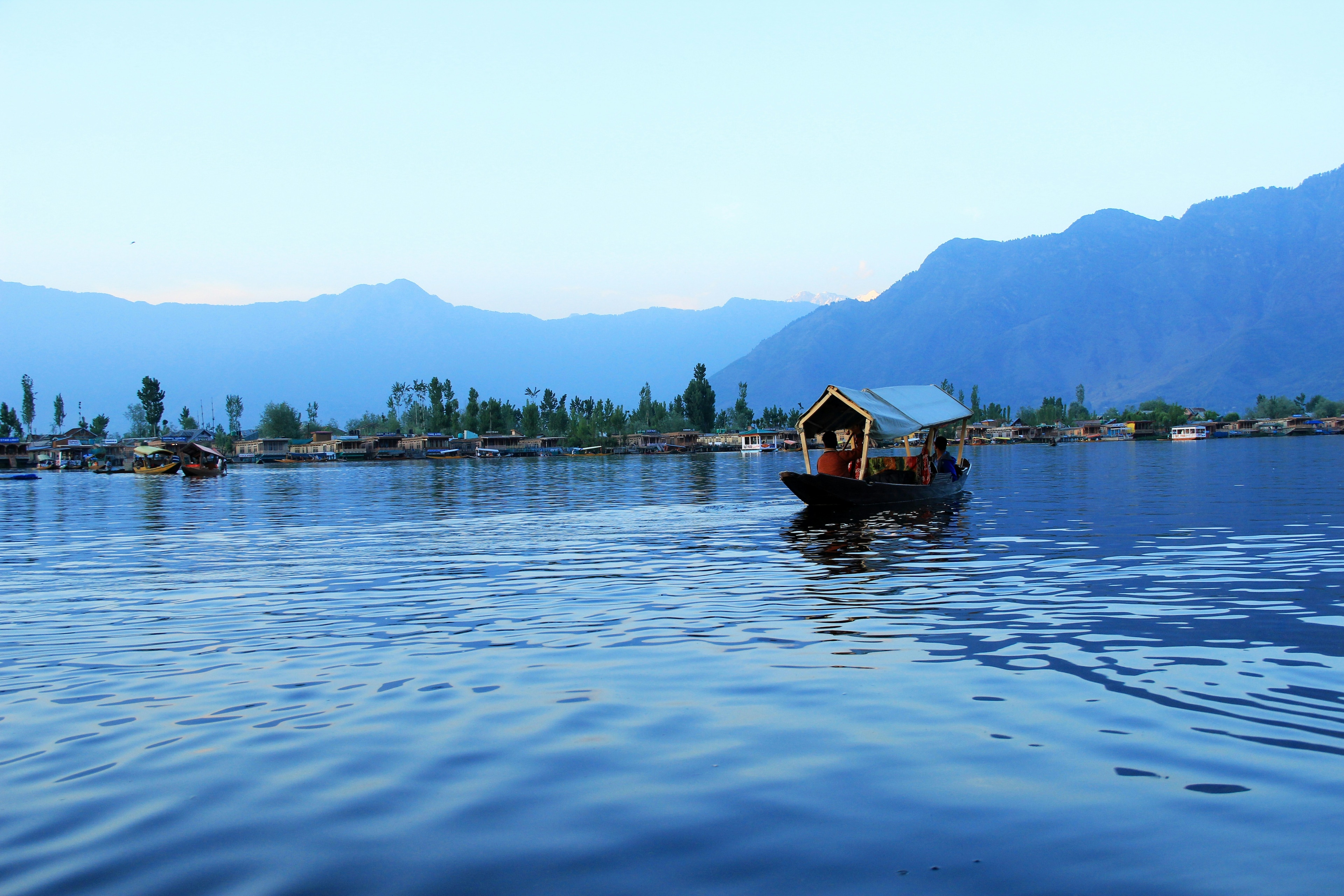 Taking in the Surreal Beauty of Dal Jheel in Kashmir