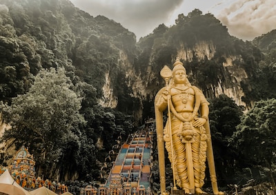 Batu Caves: Malaysia’s Iconic Religious  and Tourist Attractions