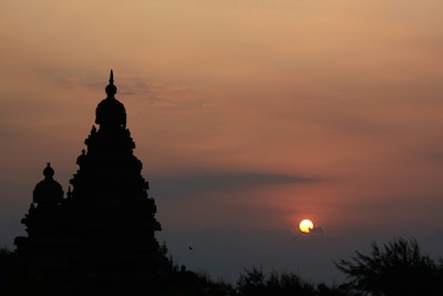 Explore the Timeless Beauty of Mahabalipuram Shore Temple