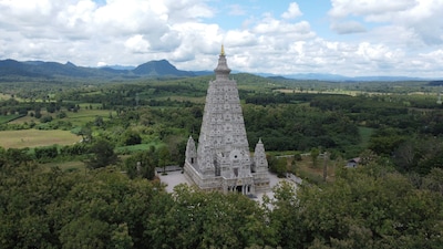 Mahabodhi Temple – Take a Historic Journey Through the Birth Place of Buddhism